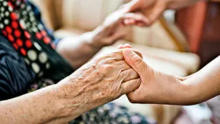 Тимуровцы-мошенники: как пенсионеров обманывают под видом благотворительности