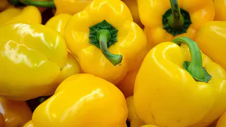 Подкормка, от которой перцы растут как на дрожжах: вкус будет ярче