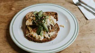 Быстрая и вкусная белорусская намазка на хлеб: рецепт за 5 минут