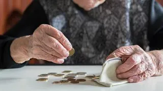 Пенсионерам, которые не бедные, но на грани, ждать помощи не стоит