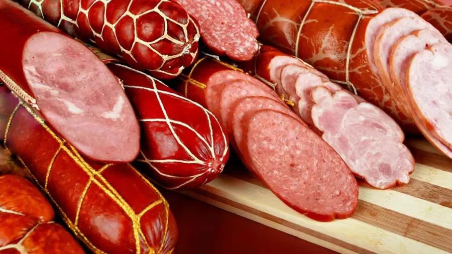 Вместо мяса россиян пичкают клеем