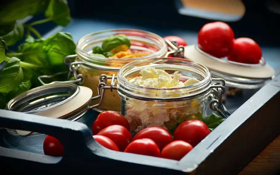 Как быстро и вкусно замариновать лук для шашлыка, салатов и бургеров