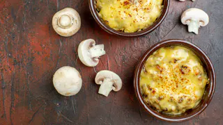 Ленивый сливочный жульен с грибами и курицей – нежный, ароматный, нужна всего одна сковорода и 20 минут