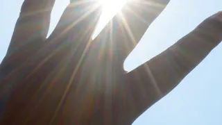 Как помочь пожилым людям переждать жару и духоту