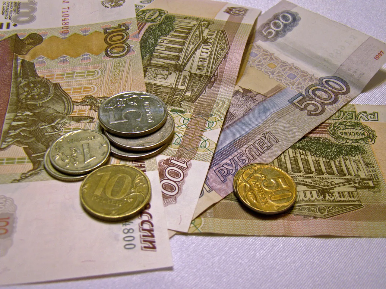 Деньги обесценятся уже точно: названа дата, когда «обнулятся» сбережения россиян