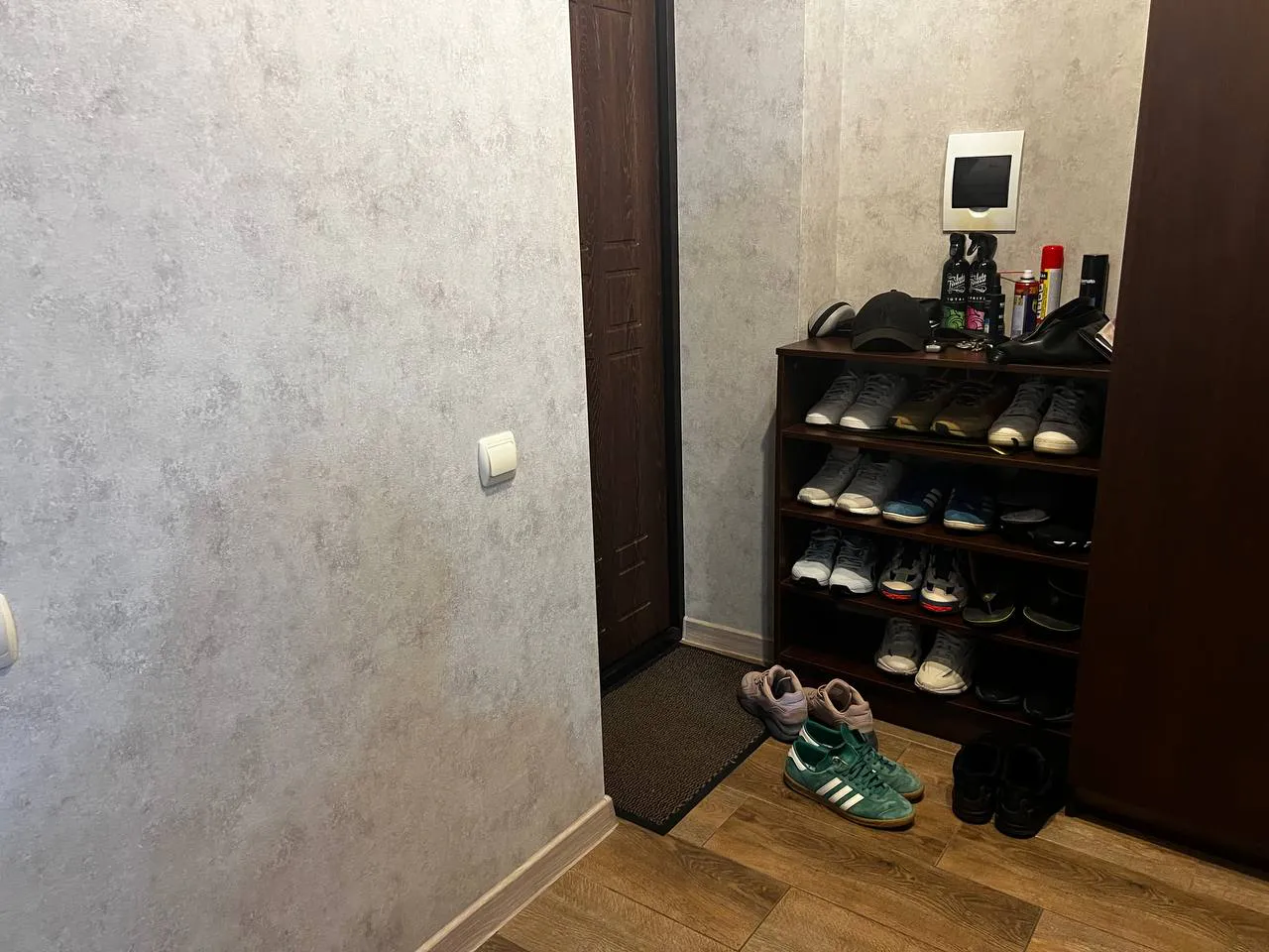 Несет в дом крупные беды: никогда не храните это в прихожей - отпугнете навсегда удачу