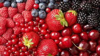 Названа ягода, которая снижает риск деменции