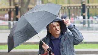 Прохлада придет вместе с грозами, ливнями и ураганами