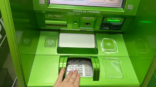 За какую сумму перевода теперь будут блокировать счет россиян – новые правила
