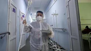 Заболеваемость коронавирусом в России снова растет
