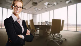 Вас уволят первым: такие  привычки на работе выдают скудный интеллект человека