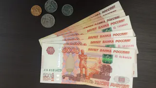 С 10 мая такие банкноты теперь просто фантик: банк не примет, в магазине засмеют -  неприятный сюрприз