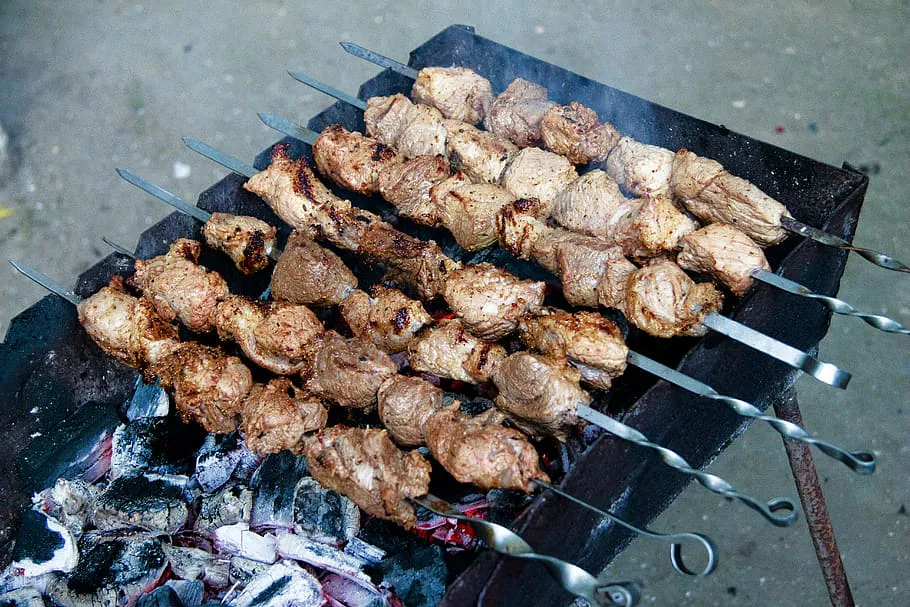 Как правильно выбрать и замариновать мясо для идеального блюда