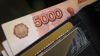 Безналичные платежи в России: Тенденции, вызовы и роль наличных денег