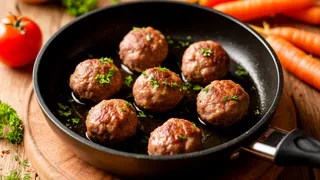 Котлеты тают во рту: добавляю в фарш дешевый батонский продукт, который все выбрасывают. Внуки уплетают за обе щеки