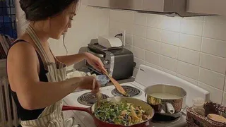 Как без труда превратить маленькую кухню в просторную