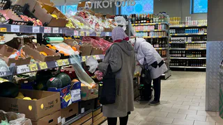 Эти 5 продуктов продавцы сами избегают: что лучше не брать в магазине
