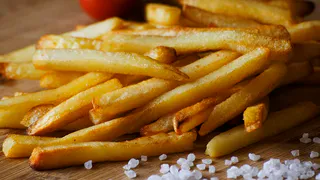 Хрустящий картофель фри без масла: вкусный рецепт из духовки