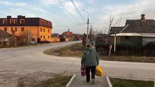 С 1 декабря и работающим, и неработающим: пенсионерам поголовно доплатят от 3 до 9 тысяч рублей