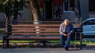 Обман пенсионеров: 5 новых схем мошенников в 2024 году и способы защиты