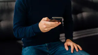 Почему телефон слушает ваши разговоры: как отключить слежку за 2 минуты