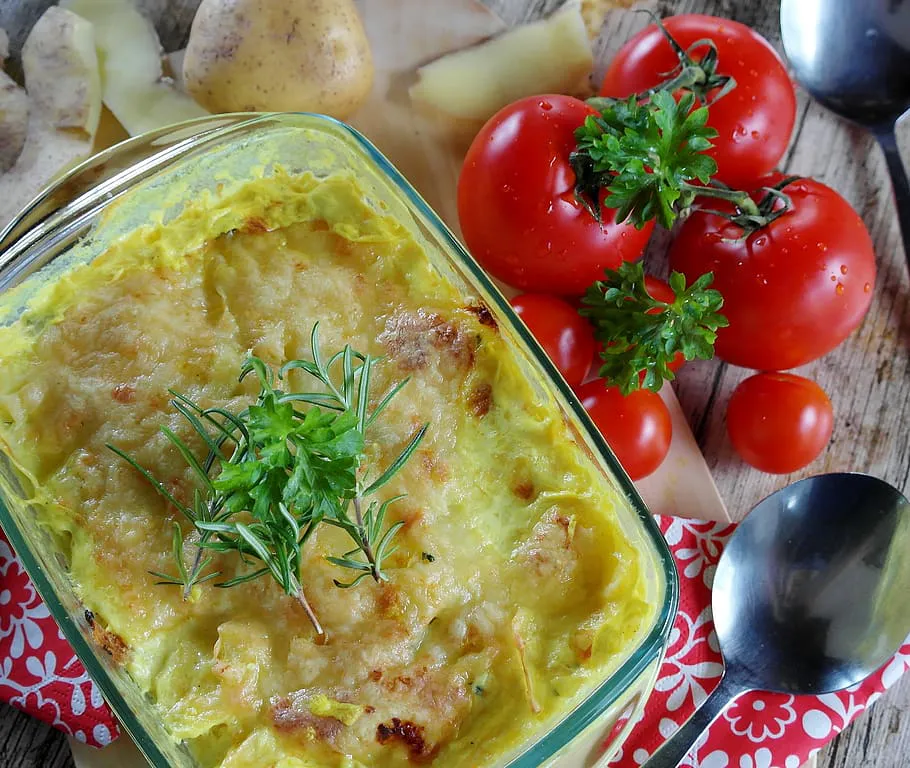 Запеканка с картофельным пюре и фаршем: вкусный ужин для всей семьи