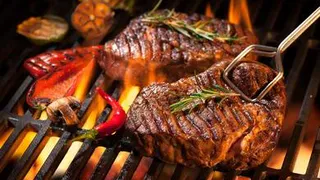 Правильно выбираем мясо для стейка
