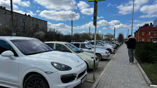 В шиномонтажке уже очередь: такое давление в шинах губит весь автомобиль — проверьте сейчас же