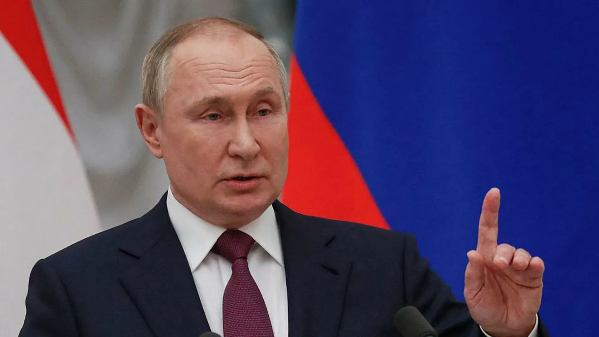 Путин поручил регионам не снижать темпы поддержки участников СВО и их семей