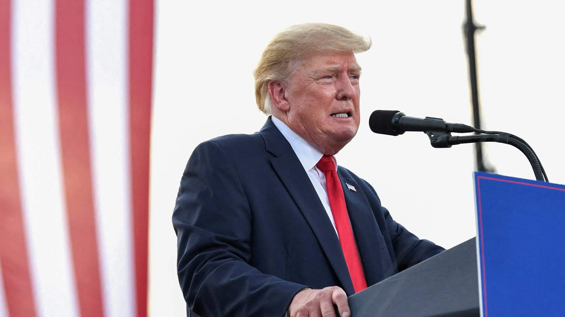 "Им вмазали по полной": Трамп о ударе Израиля по Ирану, но оставляет "второй шанок"