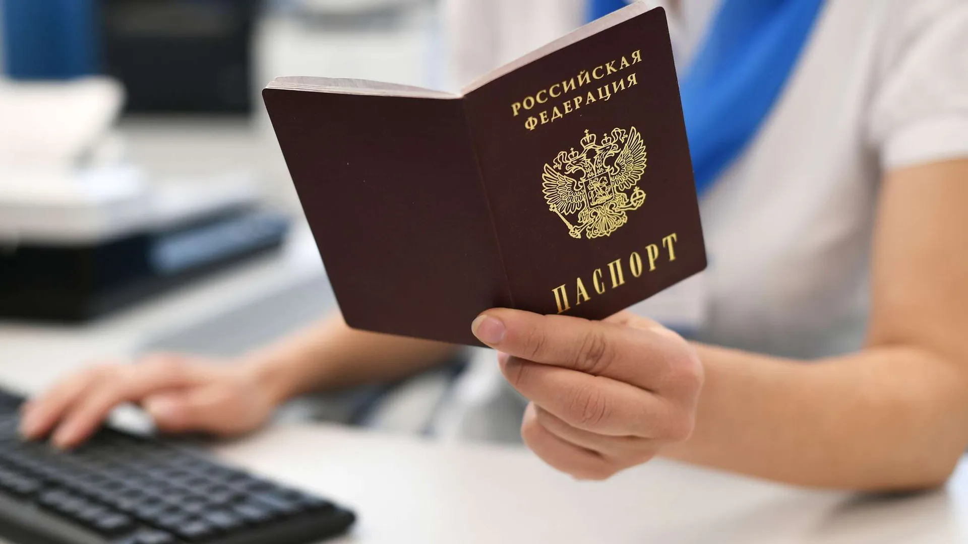 Какие бумажные документы нельзя выбрасывать: важные рекомендации от нотариусов