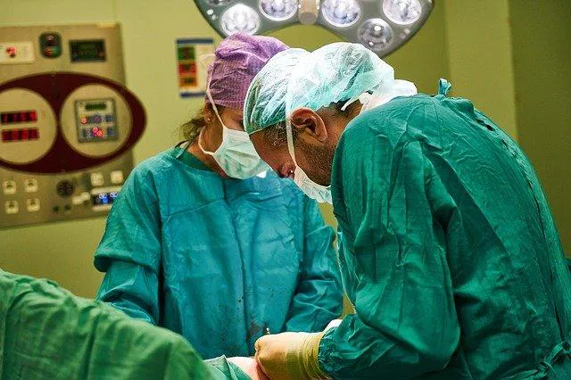 Заболеваемость коронавирусом за сутки снизилась ниже критически важной цифры