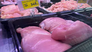 Мясо и колбасы резко дорожают: производители меняют рецептуру