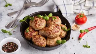 Раскрыт секрет сочных котлет