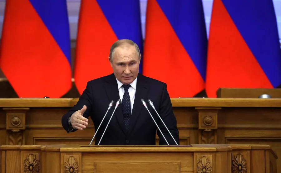 Путин напомнил депутатам, ради кого они работают