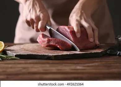 Назван вид мяса, который категорически запрещен пожилым людям