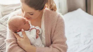 Приметы и запреты на 8 января: почитаем родящих женщин и акушерок
