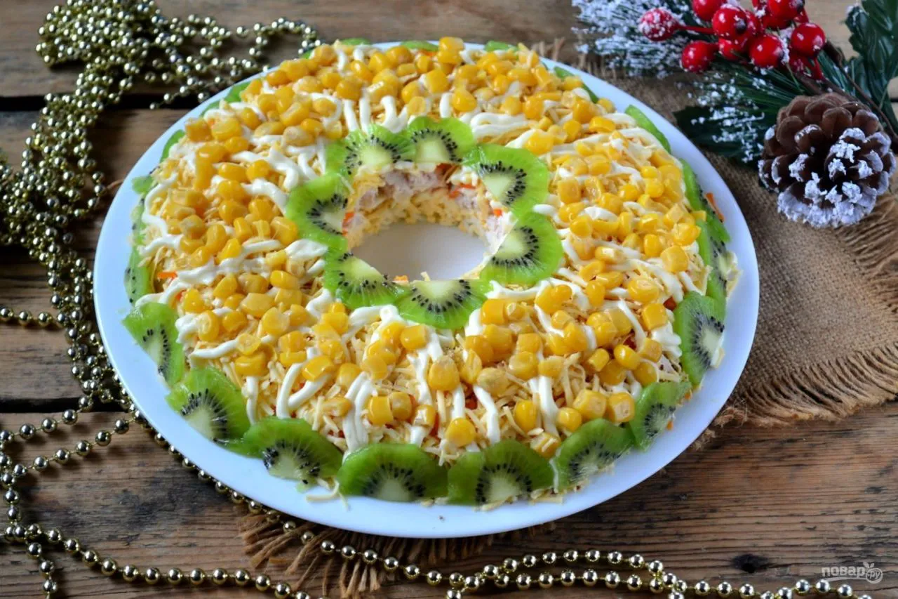 Приготовьте куриный салат на Новый год: просто, вкусно и празднично!