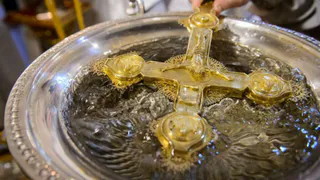 Как правильно использовать крещенскуя воду