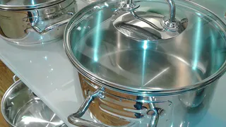 Эффективный способ чистки стеклянных крышек от кастрюль и сковород