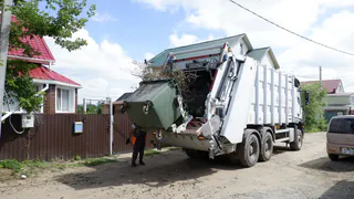 КС РФ разъяснил: как теперь рассчитывают плату за вывоз мусора из частных домов